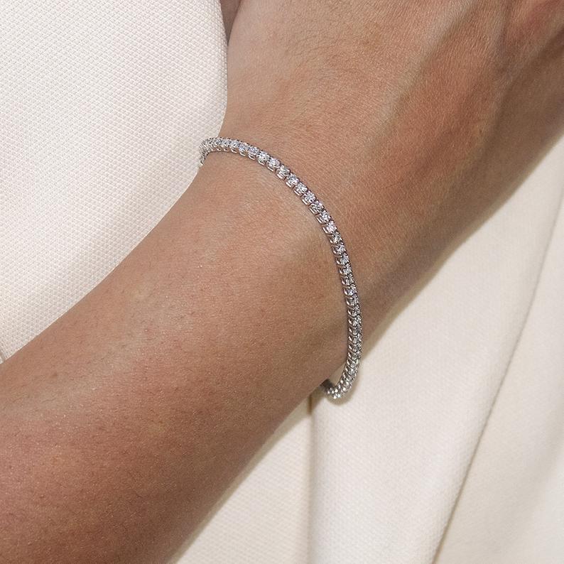 The Difference Between Three and Four Prongs Tennis Necklace and Bracelets