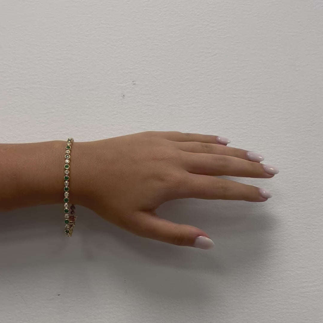 Alternate Round Diamonds & Emerald Tennis Bracelet (4.00 ct.) Bezel Setting in 14K Gold