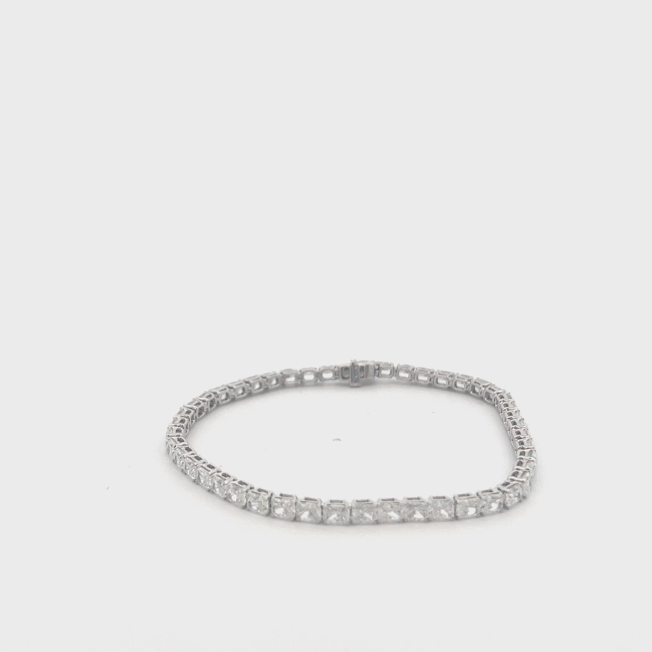 Radiant Cut Diamond Tennis Bracelet (9.75 ct.) 4-Prongs Setting in 18K Gold