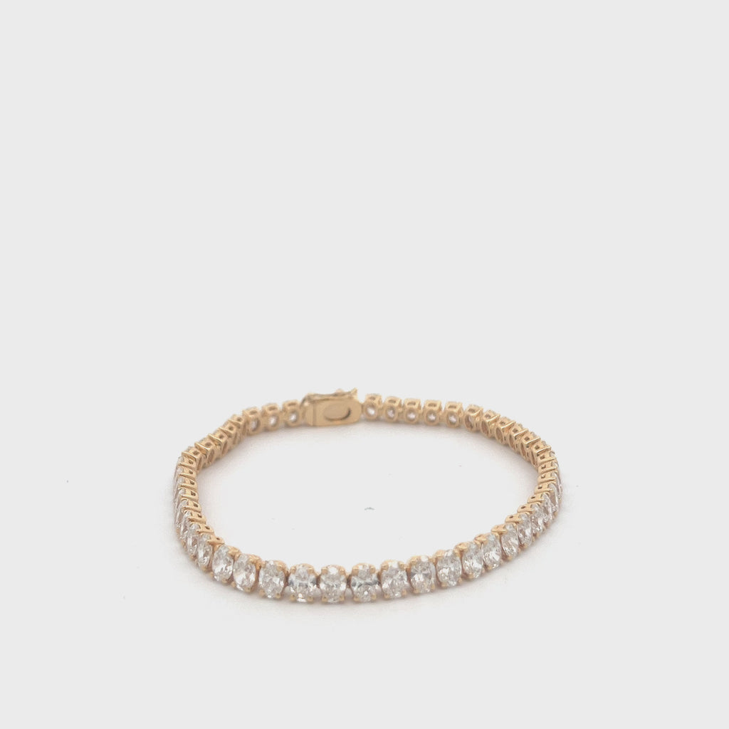 Radiant Shape Diamond Tennis Bracelet (11.75 ct.) 4-Prongs Setting in 18K Gold