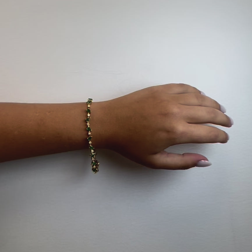 Alternate Emerald Pear Shape & Round Diamond Bracelet (4.05 ct.) in 14K Gold