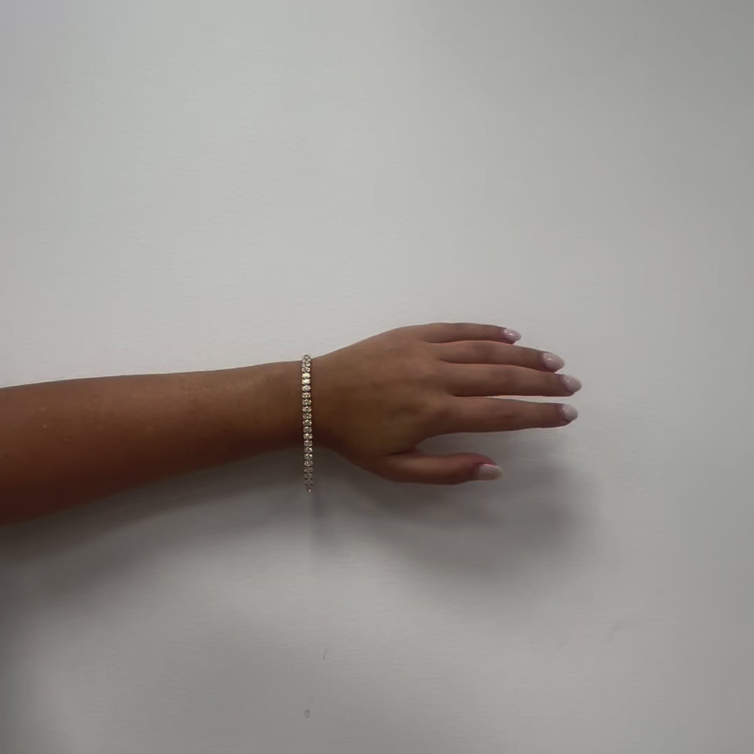 Radiant Shape Diamond Tennis Bracelet (11.75 ct.) 4-Prongs Setting in 18K Gold