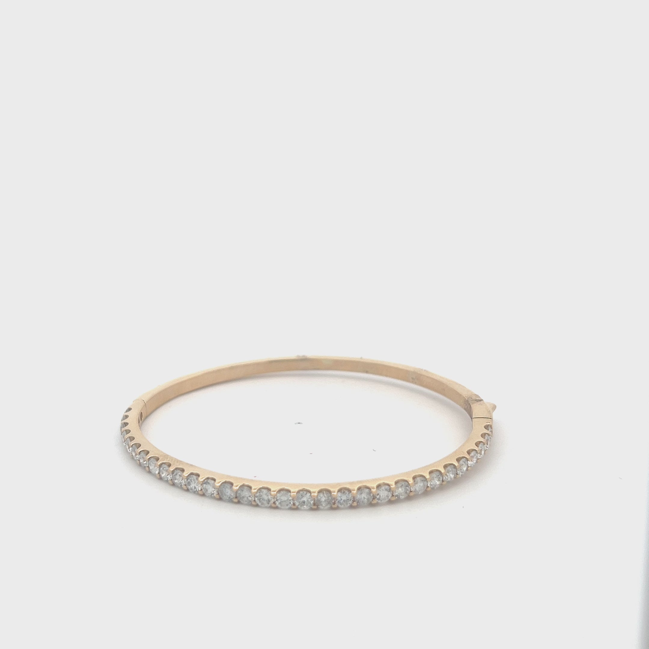 Diamond Bangle Bracelet (3.00 ct.) in 14K Gold