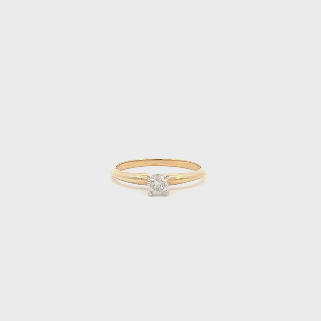 Diamond Solitaire Engagement Ring (0.10-0.30 ct.) 4-Prongs Setting in 14K Gold